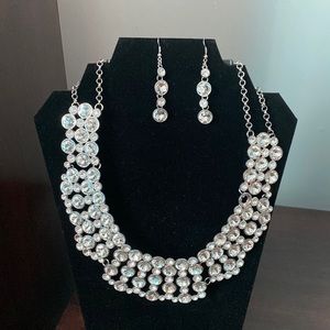 Silver necklace set
